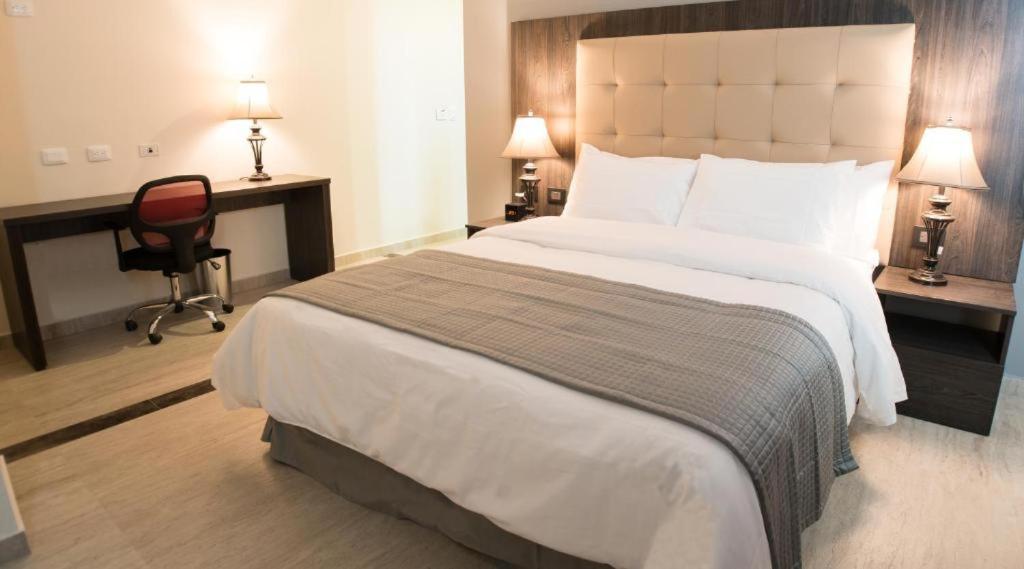 Hotel Hr Amada Cúcuta Exteriör bild