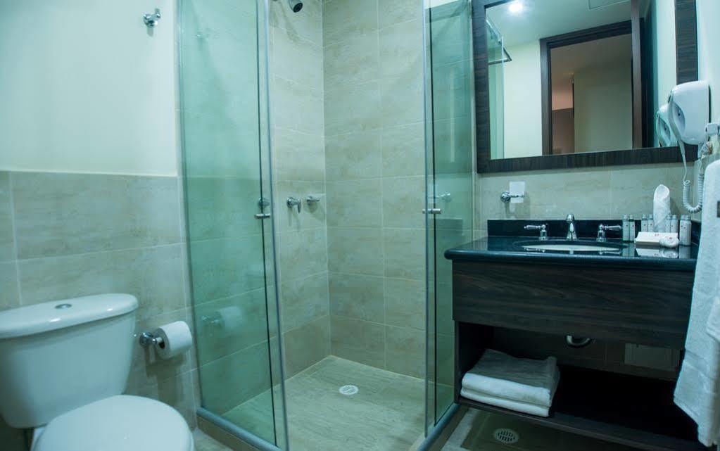 Hotel Hr Amada Cúcuta Exteriör bild